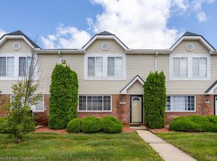 29827 Cathy Ln, Chesterfield, MI 48047