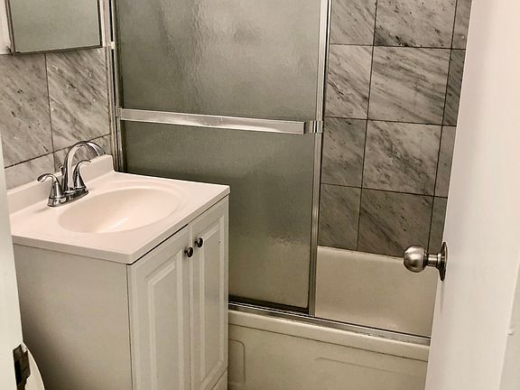3rd image of 235 E 80th St APT 4F