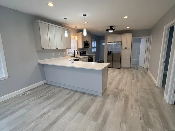 835 River Ave #1, Providence, RI 02908
