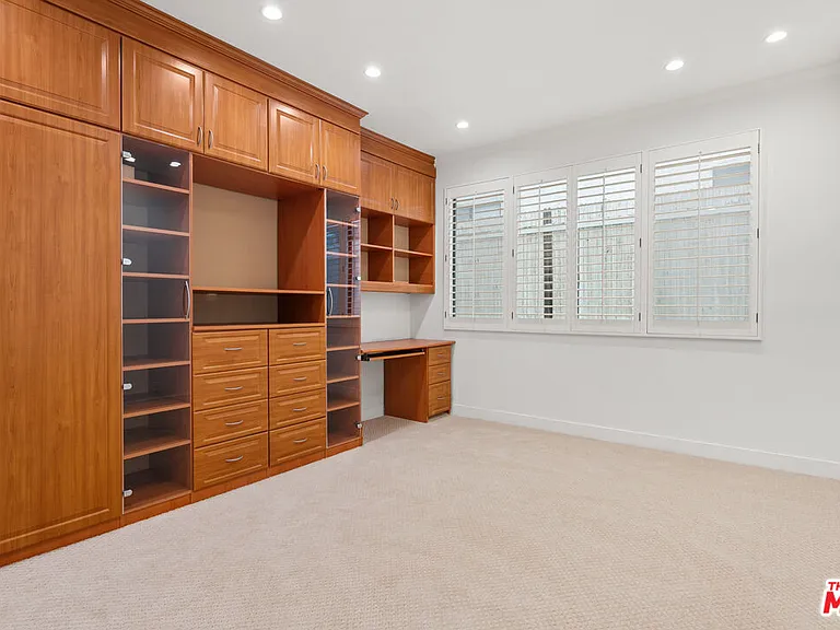1260 S Beverly Glen Blvd #101 — Photo 12