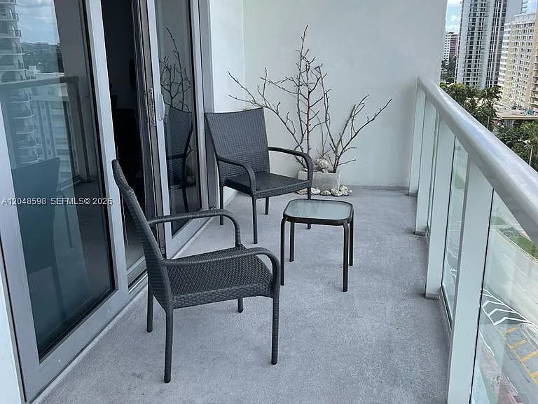 5701 Collins Ave #1411 — Photo 2