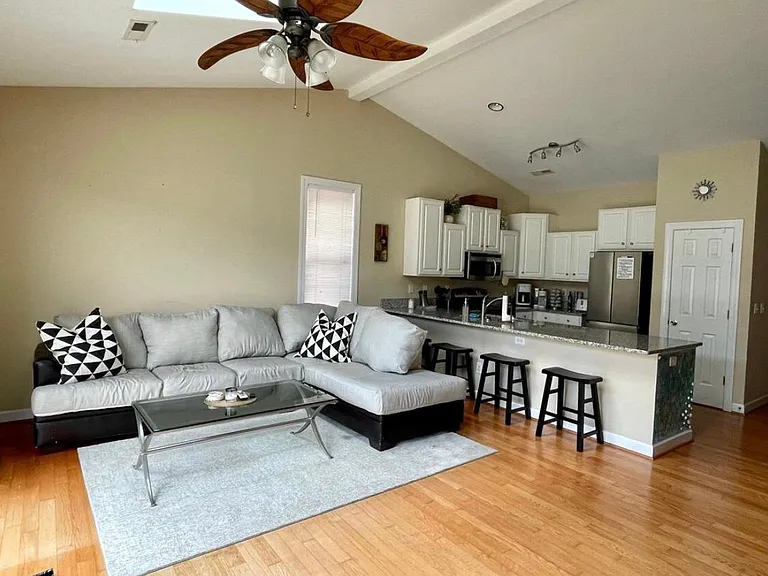 5006 Carleton Dr #119 — Photo 8