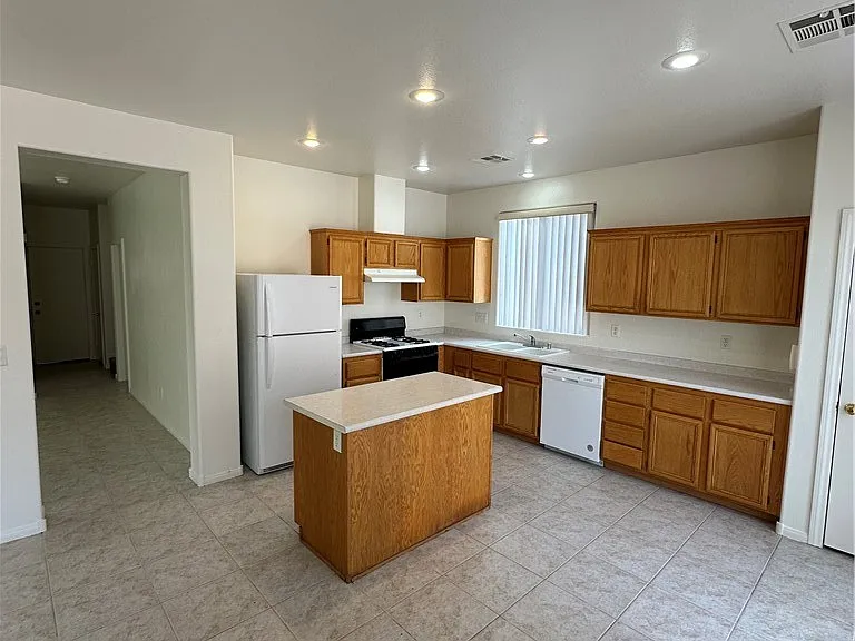 11056 Piedmont Valley Ave — Photo 3