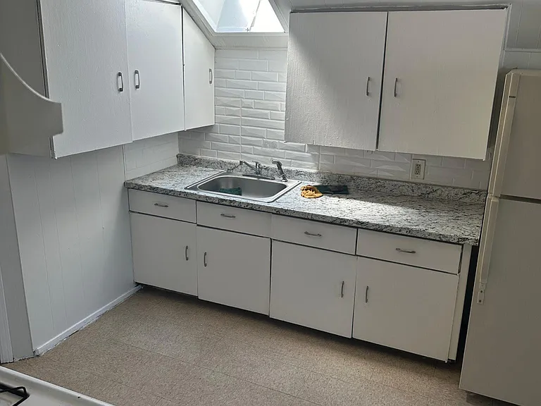 122 Lincoln Ave #1 — Photo 1