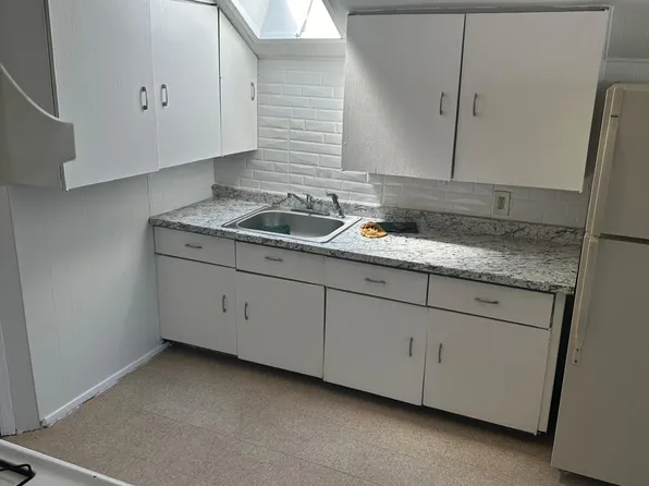 122 Lincoln Ave Floor 1, Central Falls, RI 02863