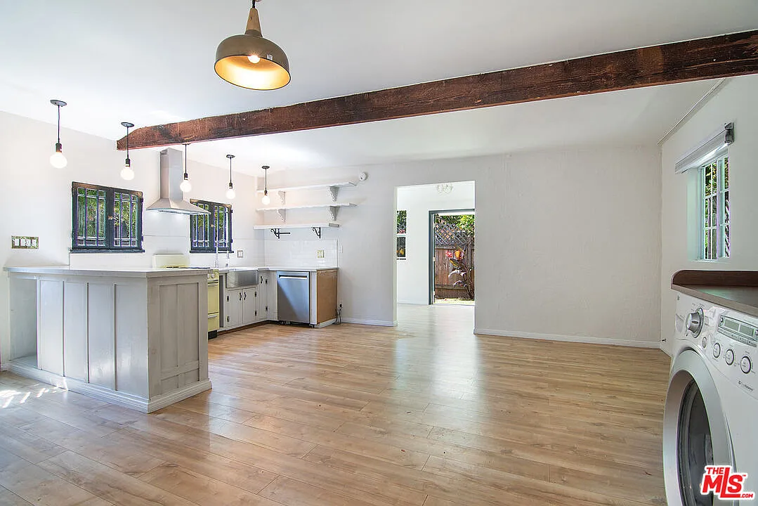 1 bed, 1.0 bath, 770 sqft, $2,850 — Photo 2