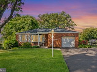 907 Edann Rd, Oreland, PA 19075