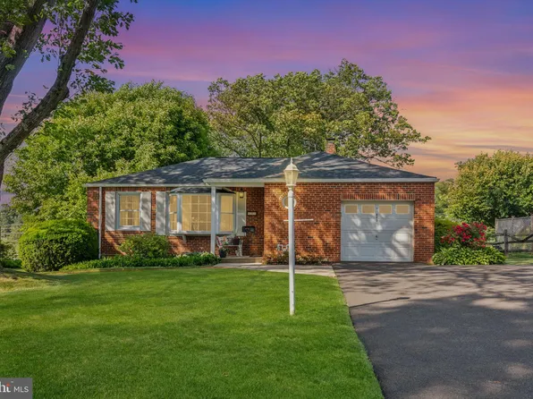 907 Edann Rd, Oreland, PA 19075