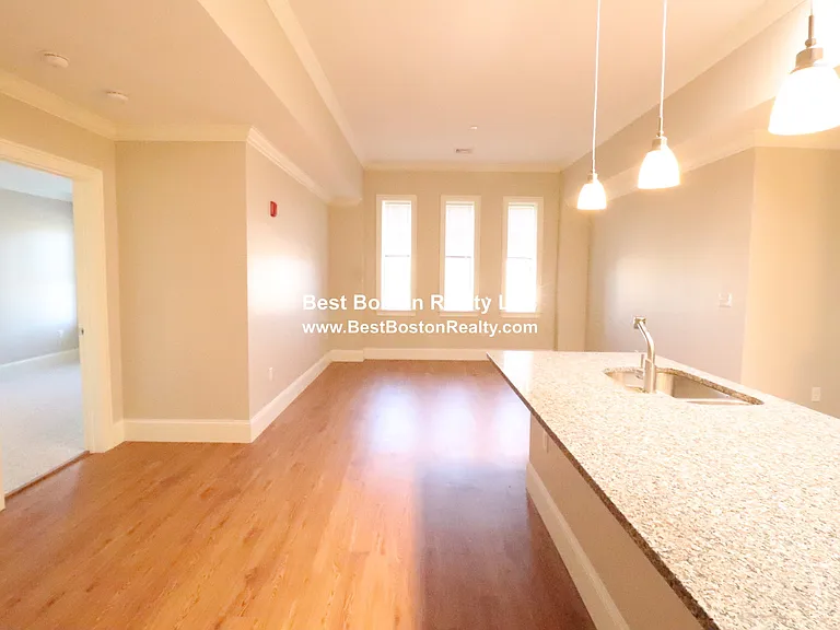 286 Main St #206 — Photo 4