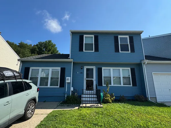 24 Blue Jay Dr, Clementon, NJ 08021
