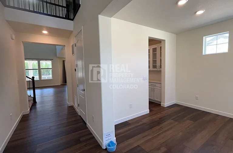 928 Gilpin Cir — Photo 3