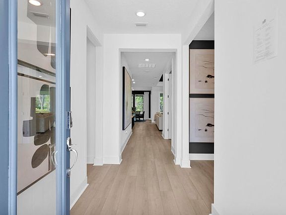 Mystique Foyer
