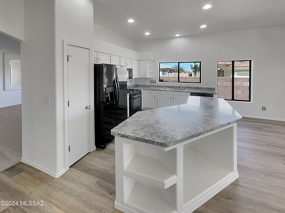 2nd image of 2324 N Avenida Del Petalo