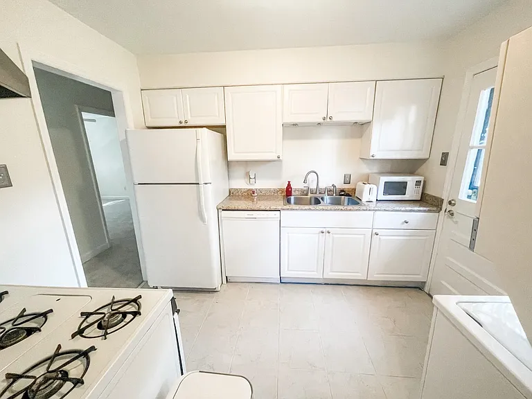 1270 Perkins Ter — Photo 8