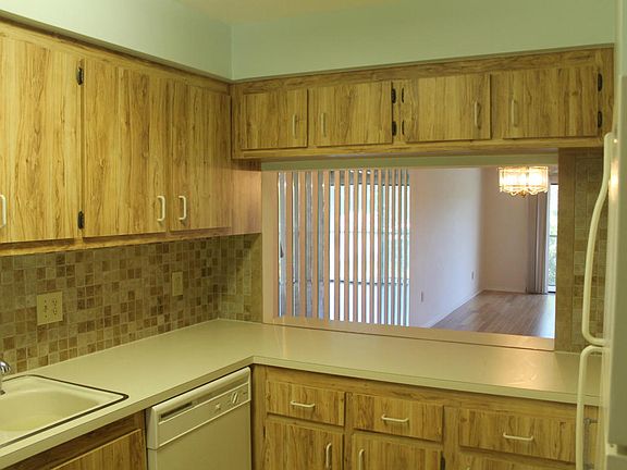 2nd image of 201 International Dr APT 522