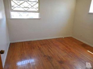 22031 Vanowen St, Canoga Park, CA 91303