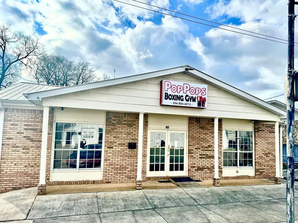 106 S Water St, Tuscumbia, AL 35674