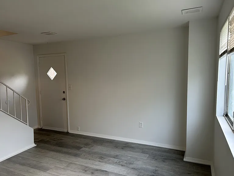 218 Aster Ln — Photo 7