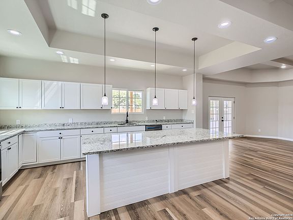 4th image of 8501 UTOPIA BLVD