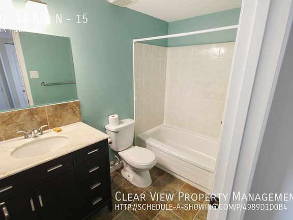 4th image of 905 44th Ave N #15