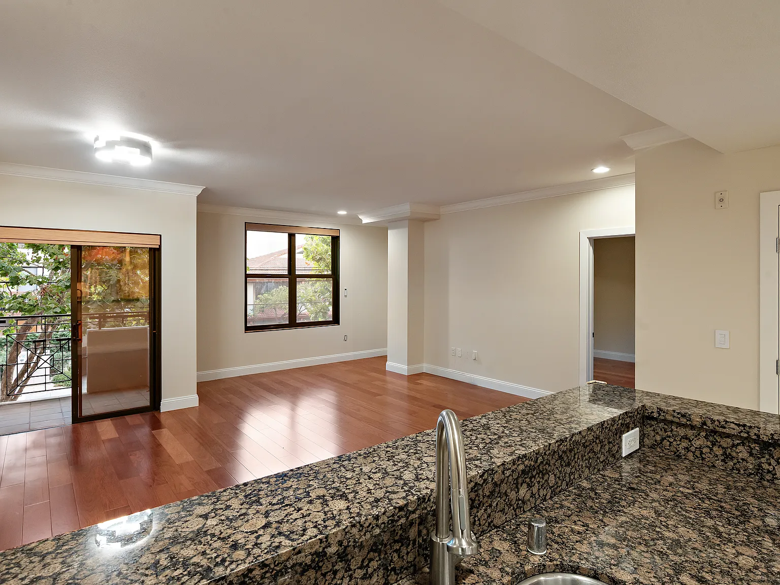 2 bed, 1293 sqft, $5,000 — Photo 4