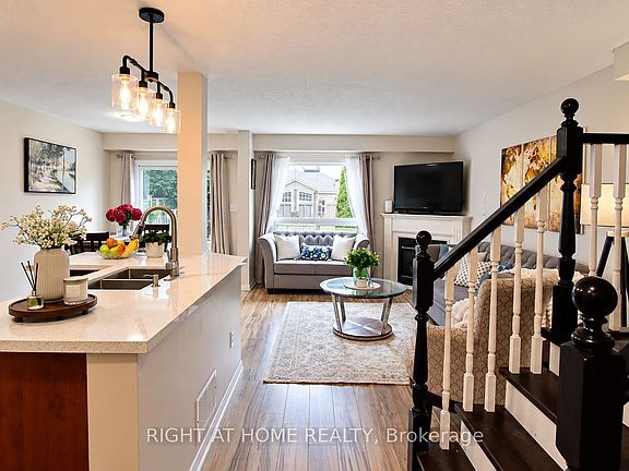 4th image of 35 Chantilly St