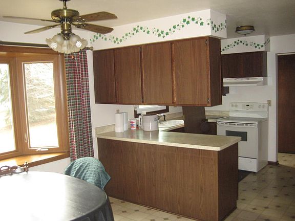 4th image of W2357 River Valley Dr