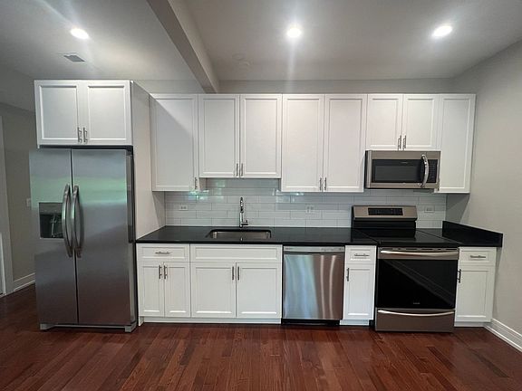 4th image of 4641-47 N Malden St #4641-1