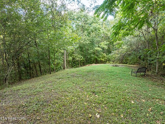 3rd image of 1367 Poplar Mills Ln