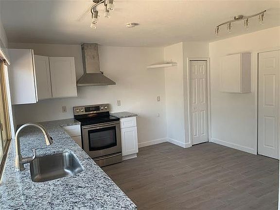 5th image of 3301 Janwood Ln