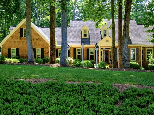 2 Sagamore Pl, Hillsborough, NC 27278