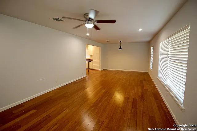 64 Vaughan Pl — Photo 3