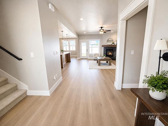 4th image of 1110 W Recess Way