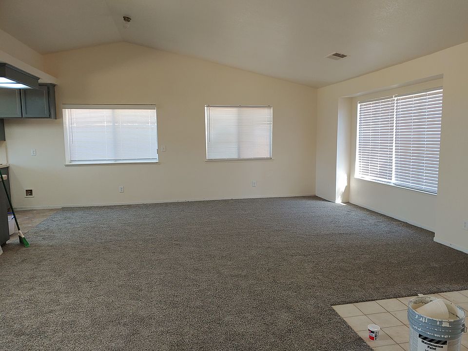 2nd image of 480 E Santa Fe Ave