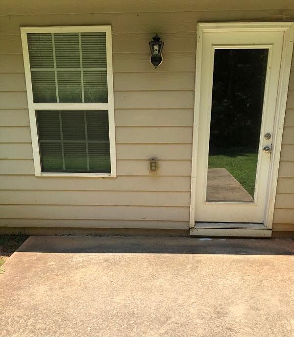 2nd image of 5014 Upper Elm St