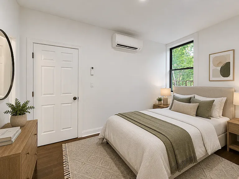 35 Schaefer St #3R — Photo 2