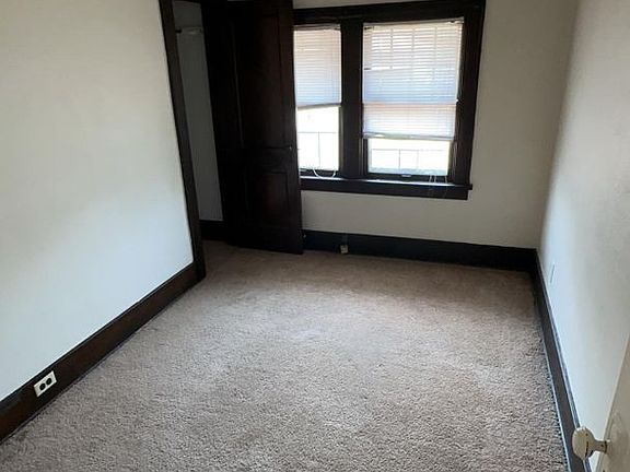 4th image of 922 S Twyckenham Dr #2N