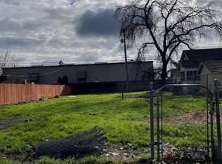 204 NE 4th Ave, Visalia, CA 93291