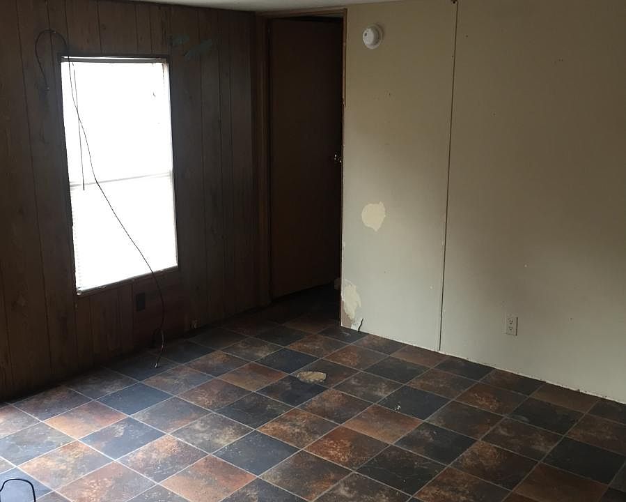 2nd image of 107 Geronimo St #D