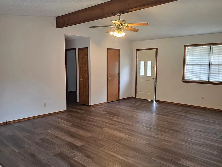 3228 W Village Ln — Photo 4