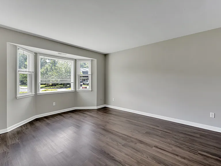413 Longleaf Rd — Photo 3