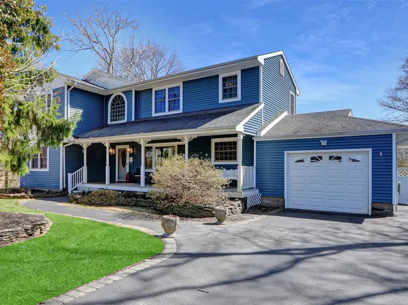 8 Pine Street, Bayport, NY 11705