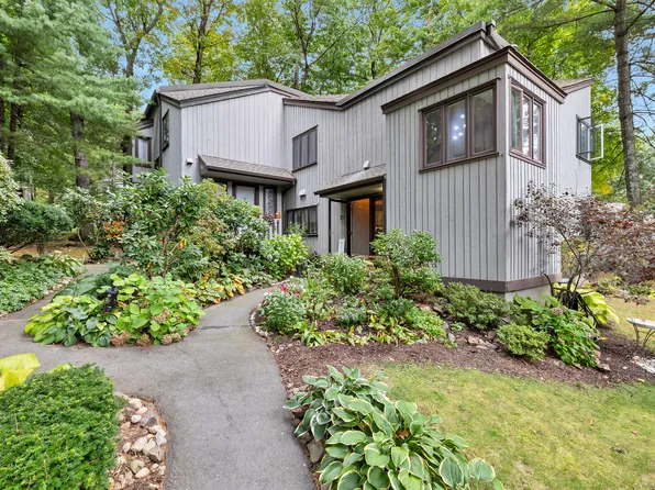 3 Earls Court #G, Farmington, CT 06032