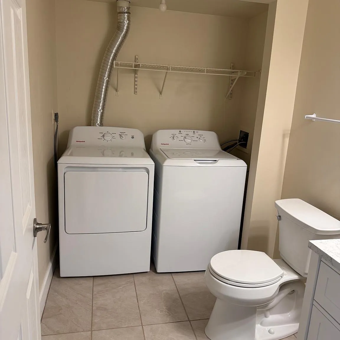 3 bed, 1.5 bath, 1240 sqft, $1,900 — Photo 4
