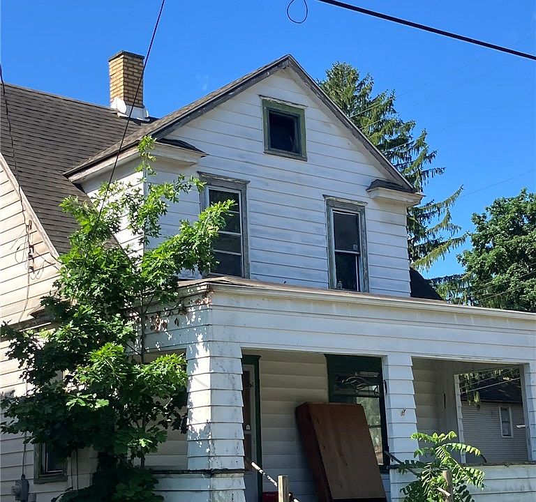 1st image of 541 Lorain St