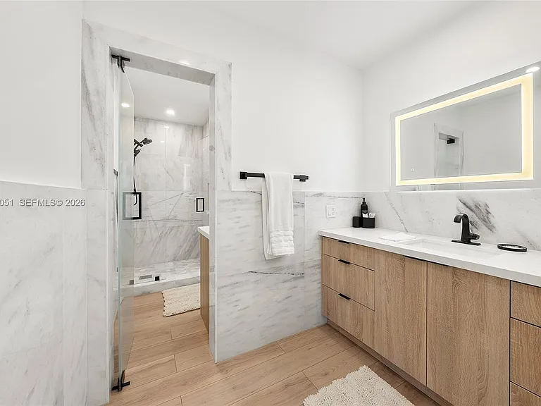 424 Alamanda Dr — Photo 40