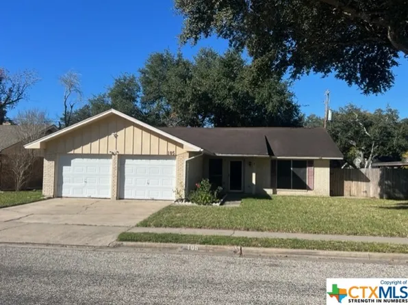 105 Richmond Rd, Victoria, TX 77904