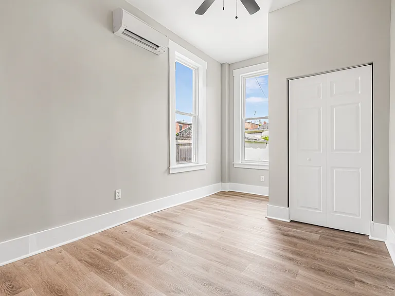 813 Washington Ave #1 — Photo 2