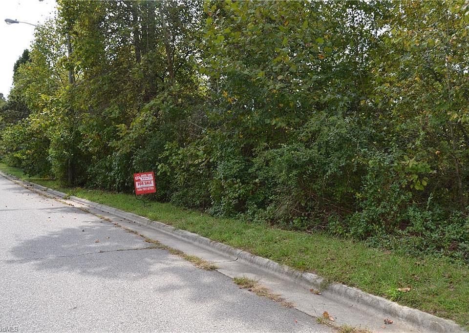 2nd image of 2115 Lancey Dr