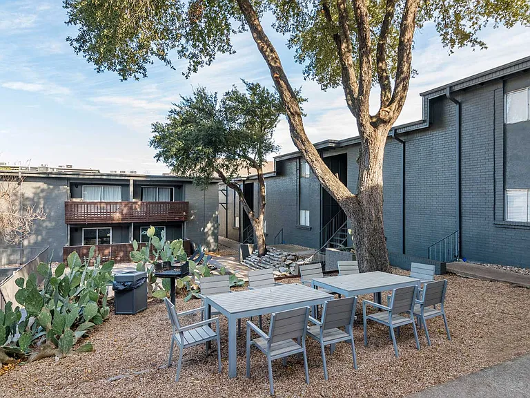 Cascade Apartments — Photo 6